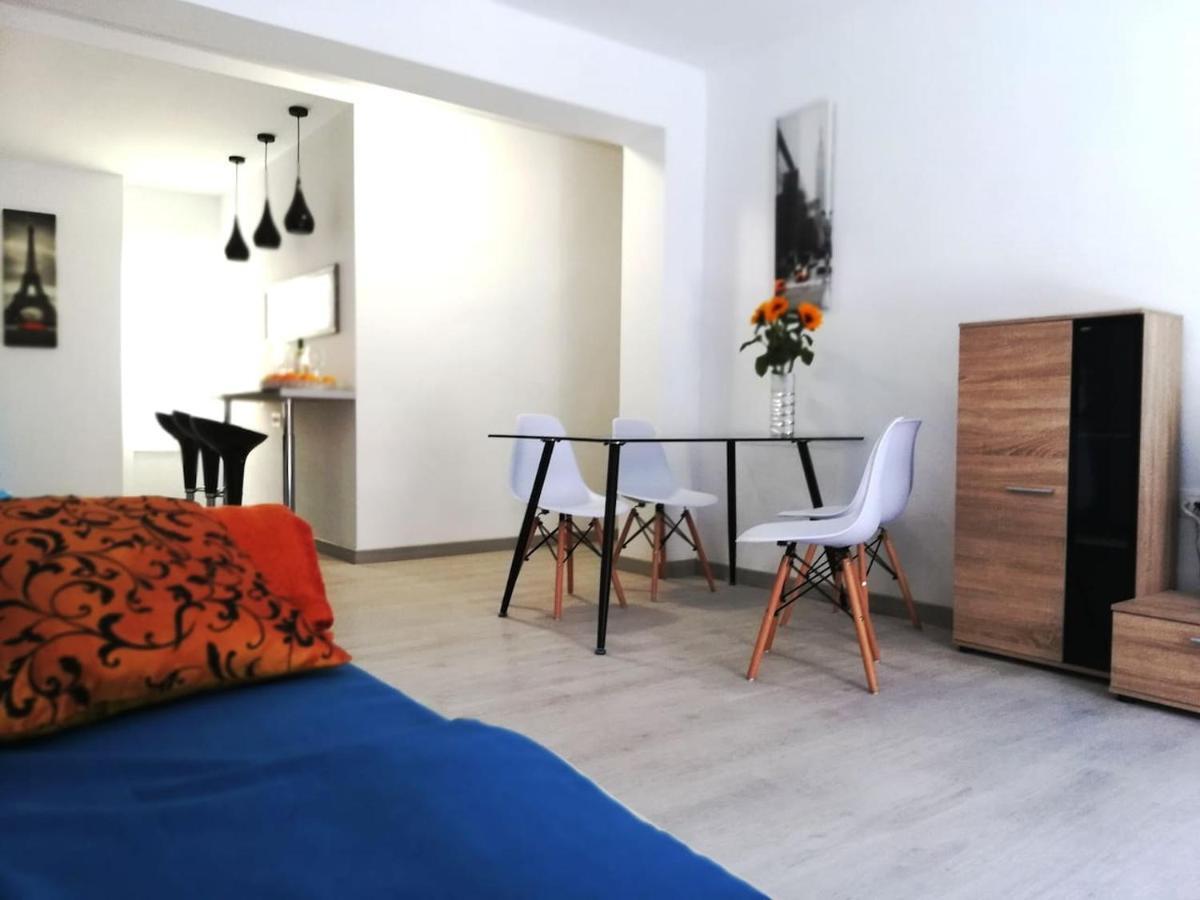 3 Bedroom 150 M From The Beach Torrevieja Exterior photo