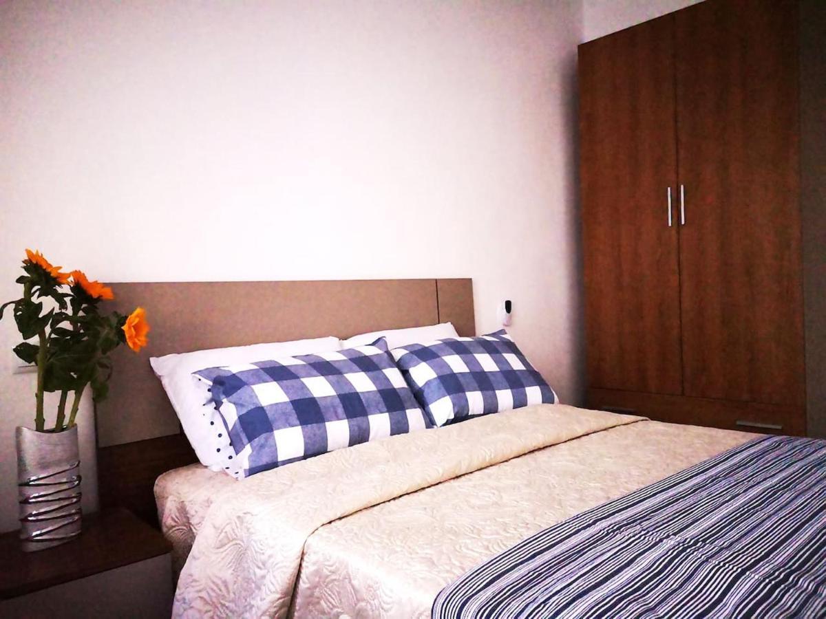 3 Bedroom 150 M From The Beach Torrevieja Exterior photo
